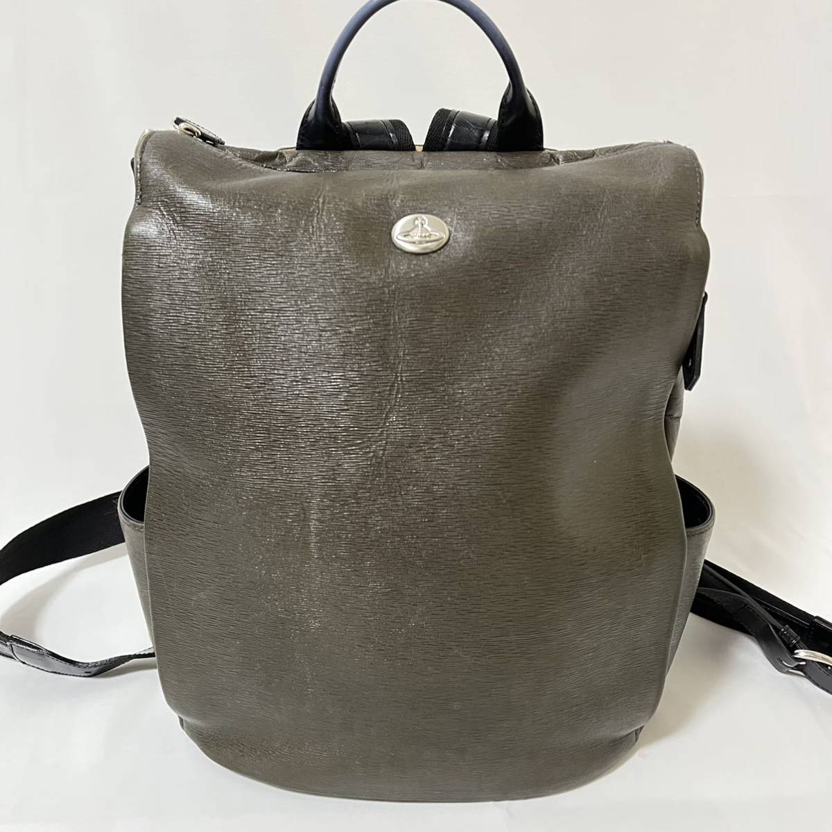 希少レアヴィヴィアンウエストウッド Vivienne Westwood リュック バックパック カーキ ADVAN A4サイズ収納 エピ オーブ金具 レザー