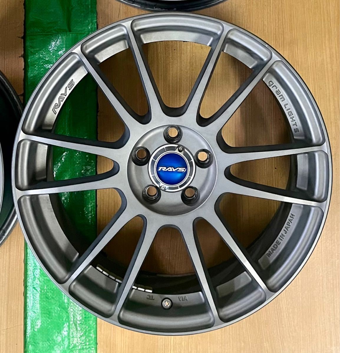 美品! RAYS GRAM LIGHTS 57Xtreme レイズ グラムライツ57 