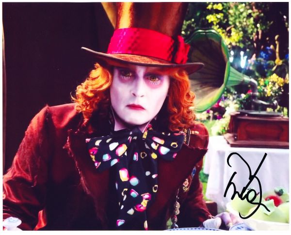 ジョニーデップ アリスインワンダーランド 直筆サイン写真 6885