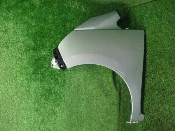 ☆ムーブ カスタムLA100S 左フェンダー Ｓ28 シルバー