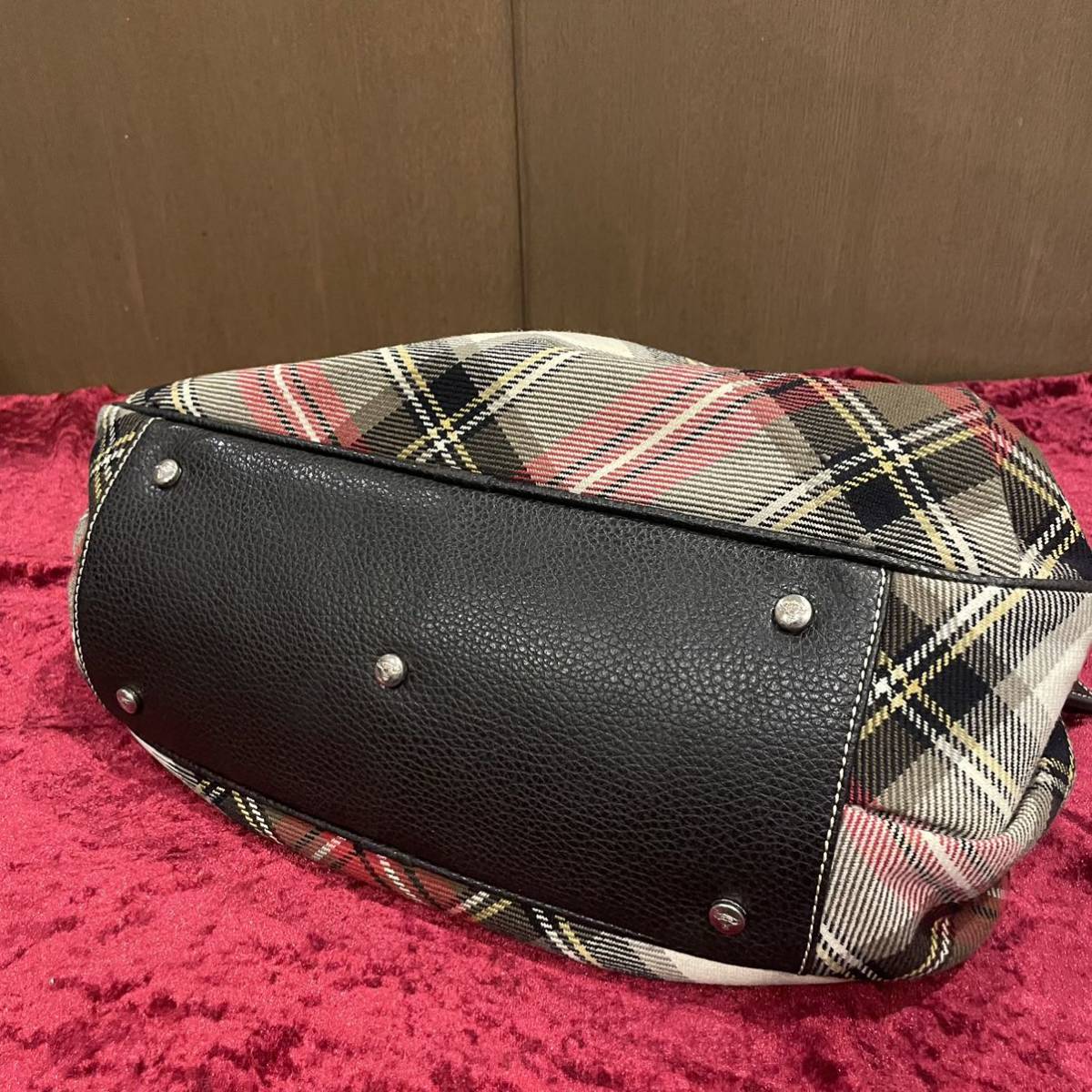 1000円〜 Vivienne Westwood ヴィヴィアンウエストウッド ヤスミン