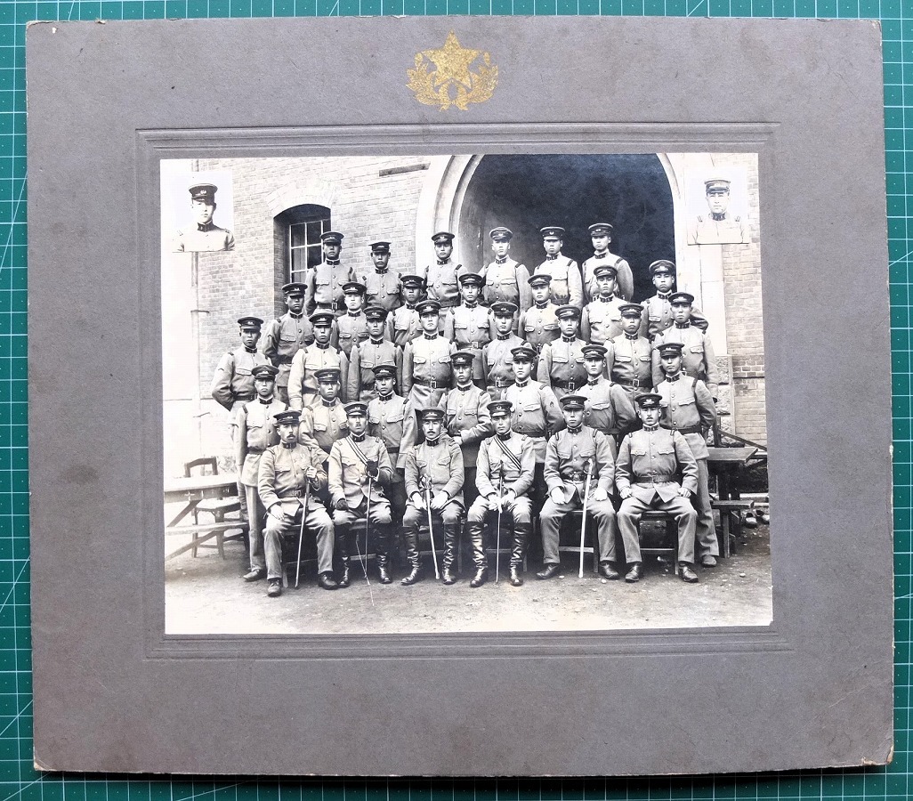 旧日本軍　古写真　奉天陸軍病院・ 台湾高尾　人物像・兵隊さん等　2冊 明治-戦前 大判古写真 日本軍 軍人集合写真 13枚一括 日本陸軍 青森