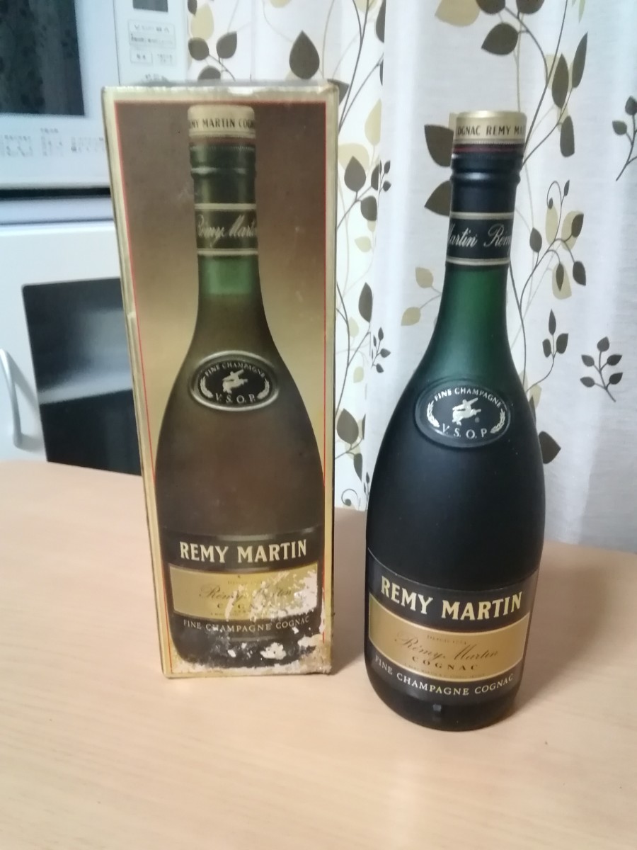 REMY MARTIN 未開栓 REMY MARTIN レミーマルタンVSOP 黒ラベル 700ml