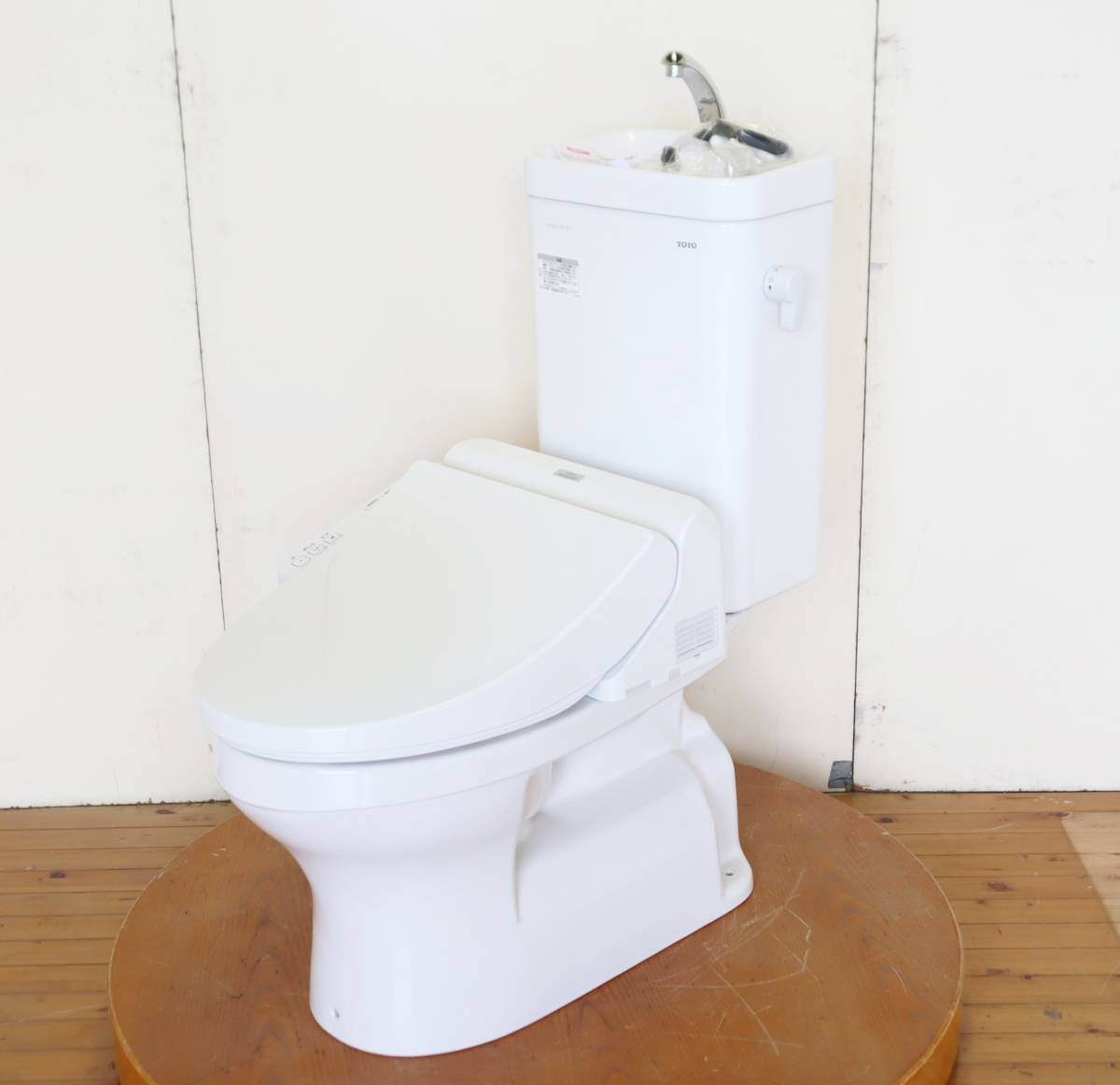 ∋新築外し 2021年製｜タンク式 トイレ ウォシュレット｜TOTO 便器 