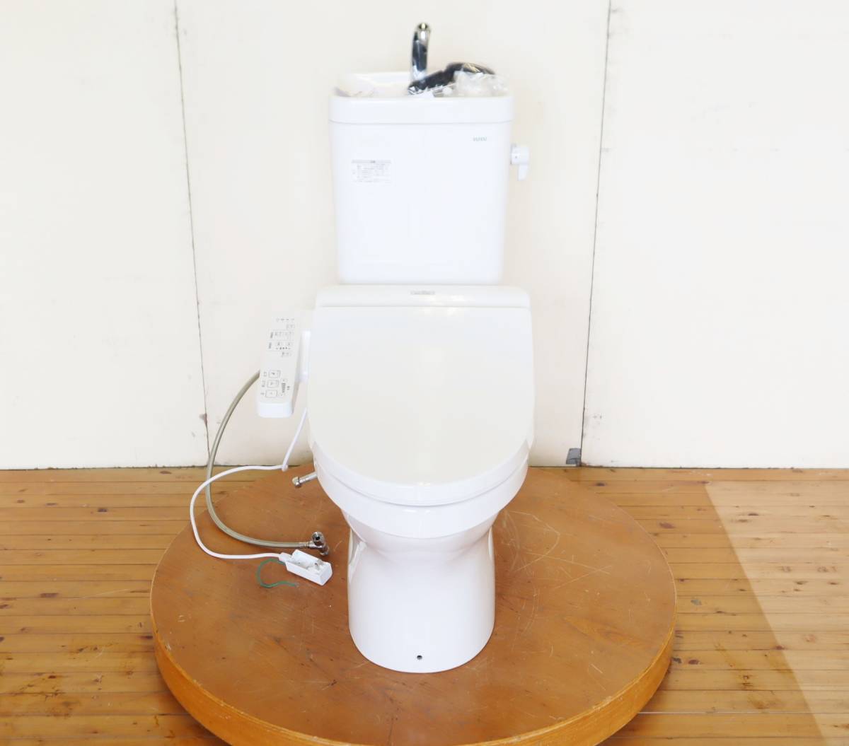 ∋新築外し 2021年製｜タンク式 トイレ ウォシュレット｜TOTO 便器 