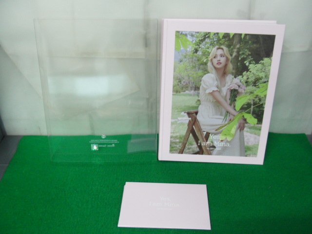 TWICE ミナ 写真集 Yes， I am Mina Pink Ver 1st PHOTOBOOK ピンク フォトカード付き