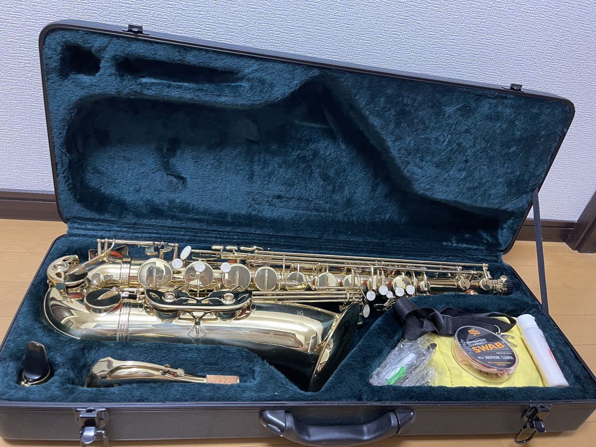 Kaerntner ケルントナー 彫刻デザイン テナーサックス ハードケース付き 動作未確認 現状品