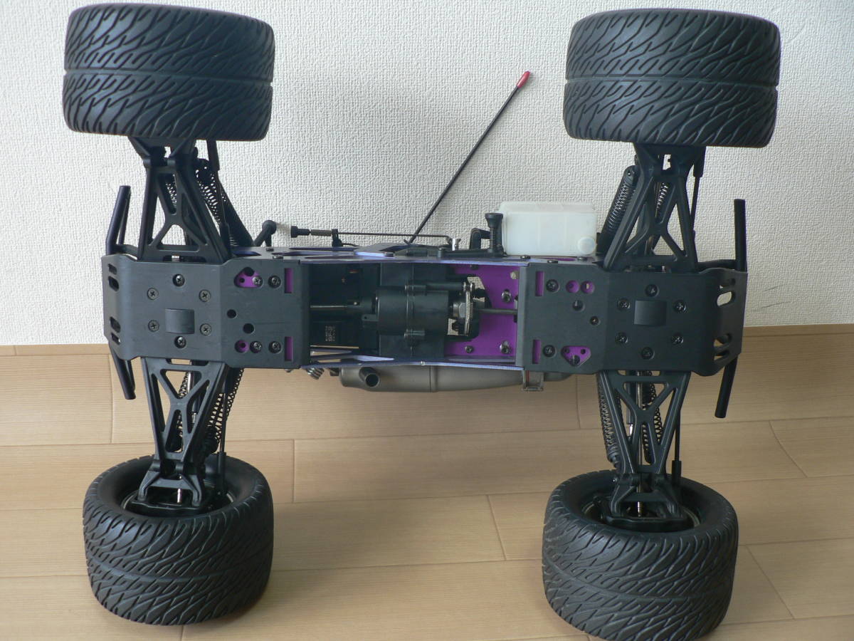 hpi1/8エンジンカー【サベージ-25】ナイトロスター25エンジン・サーボ