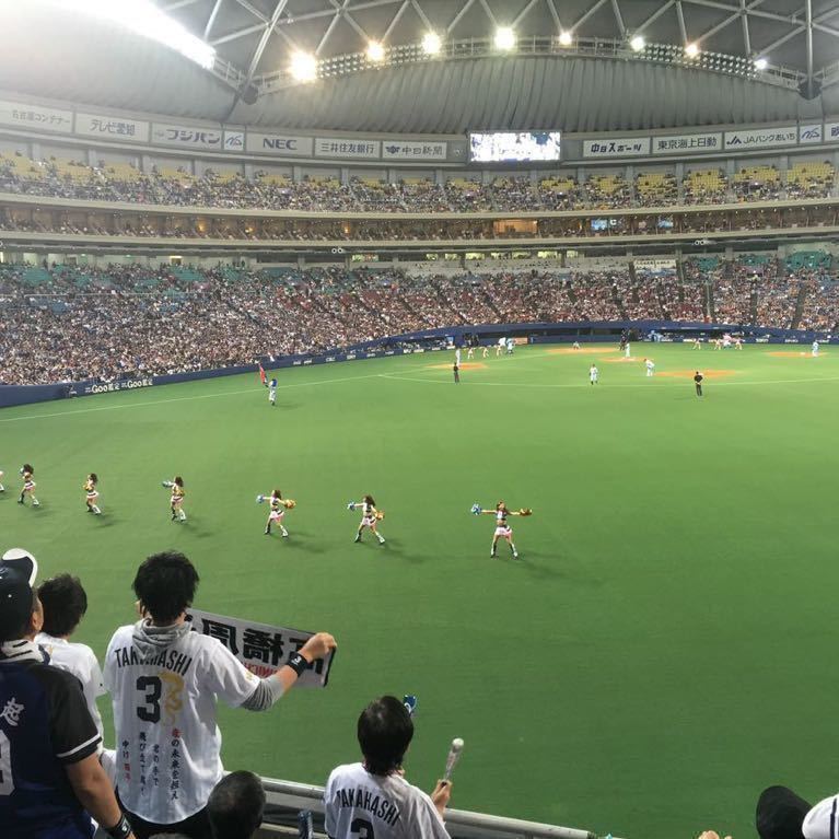 8月3日(木)中日vs阪神☆ライト側ドラゴンズ外野応援席☆5列目通路側 8月3日(木)中日vs阪神☆ライト側ドラゴンズ外野応援席☆5列目通路側