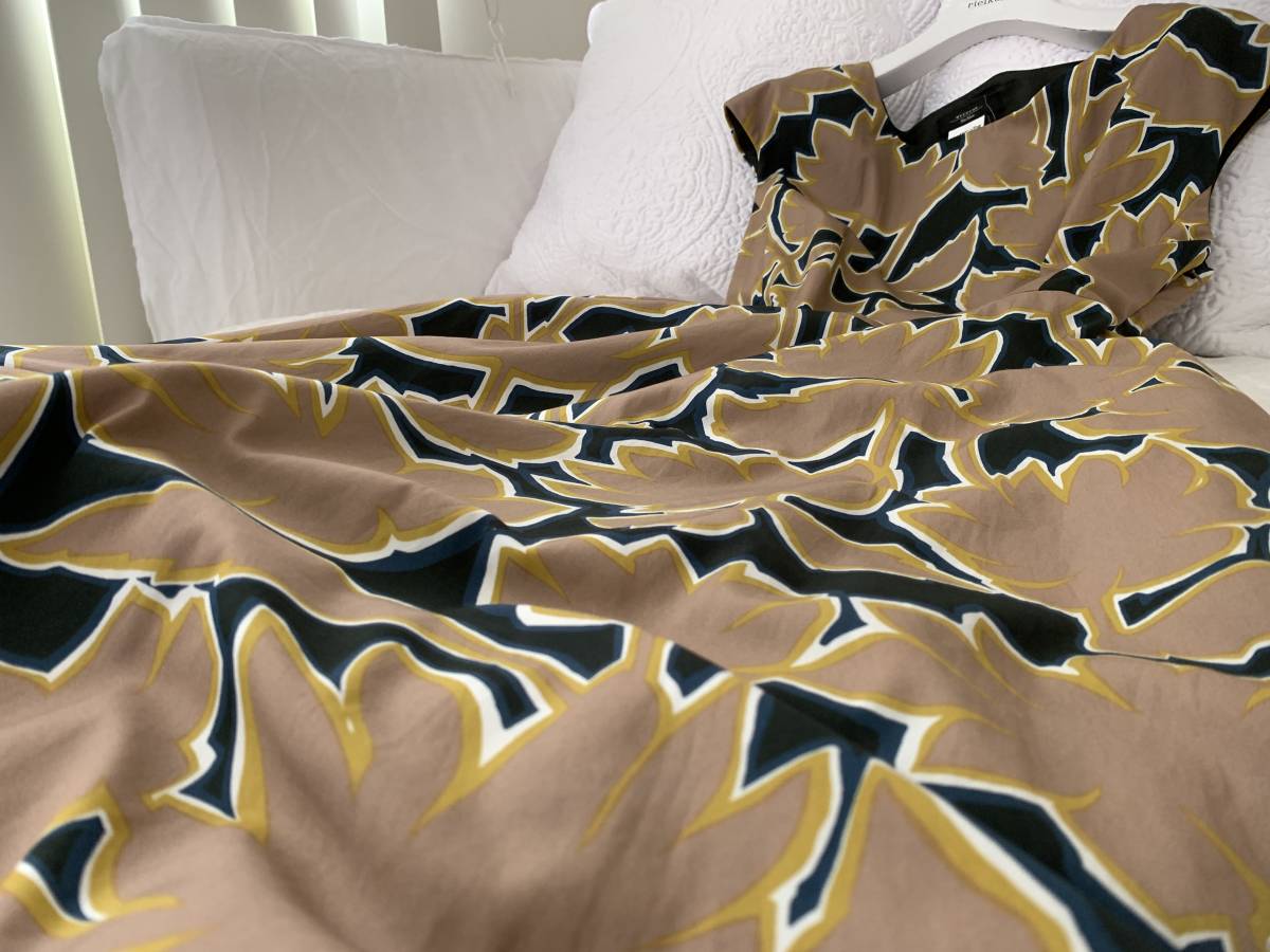 新品61.600円マックス マーラー・weekend［MaxMara］ワンピース9フラワーシャドー