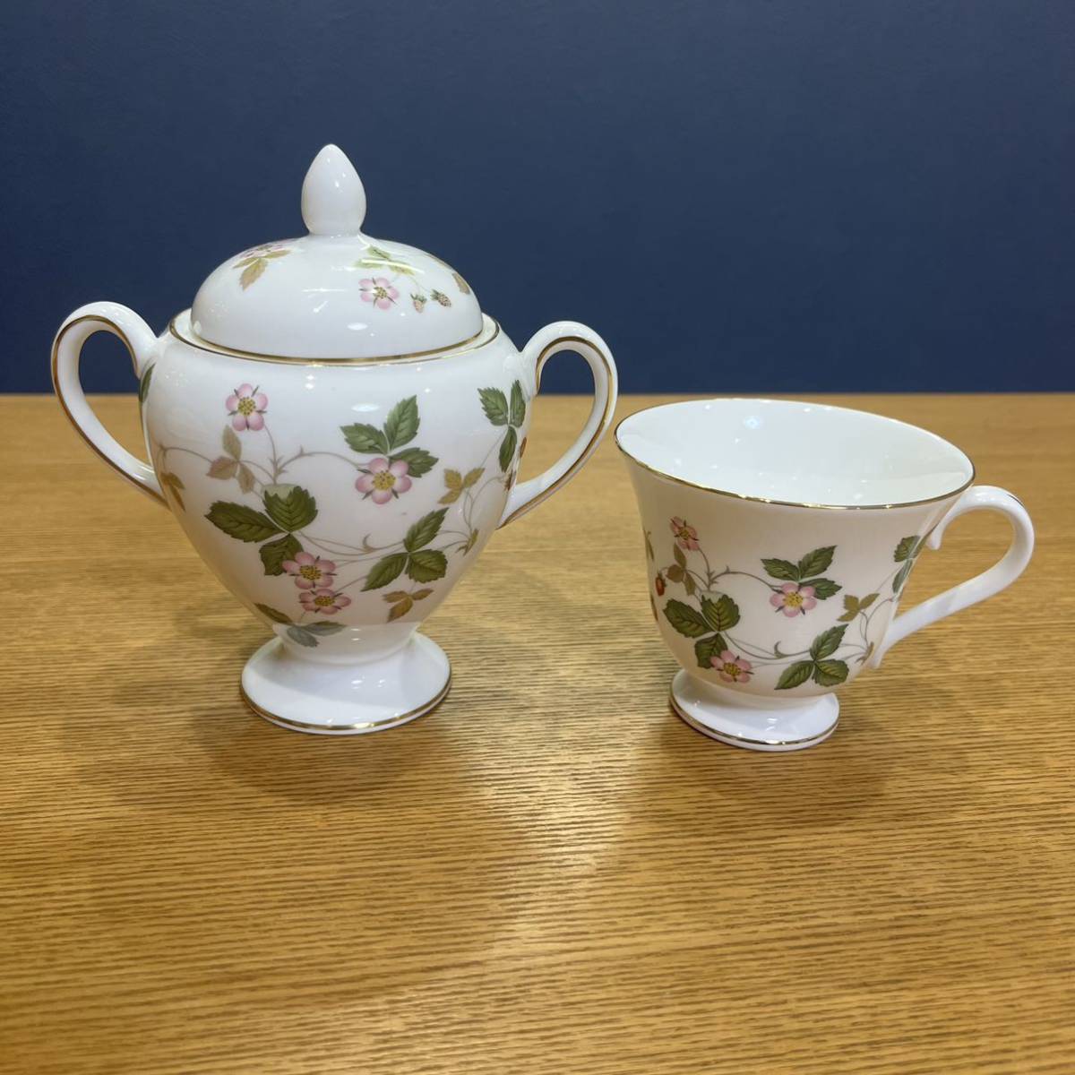 ◇ WEDGWOOD ワイルドストロベリー シュガーポット＆クリーマー 