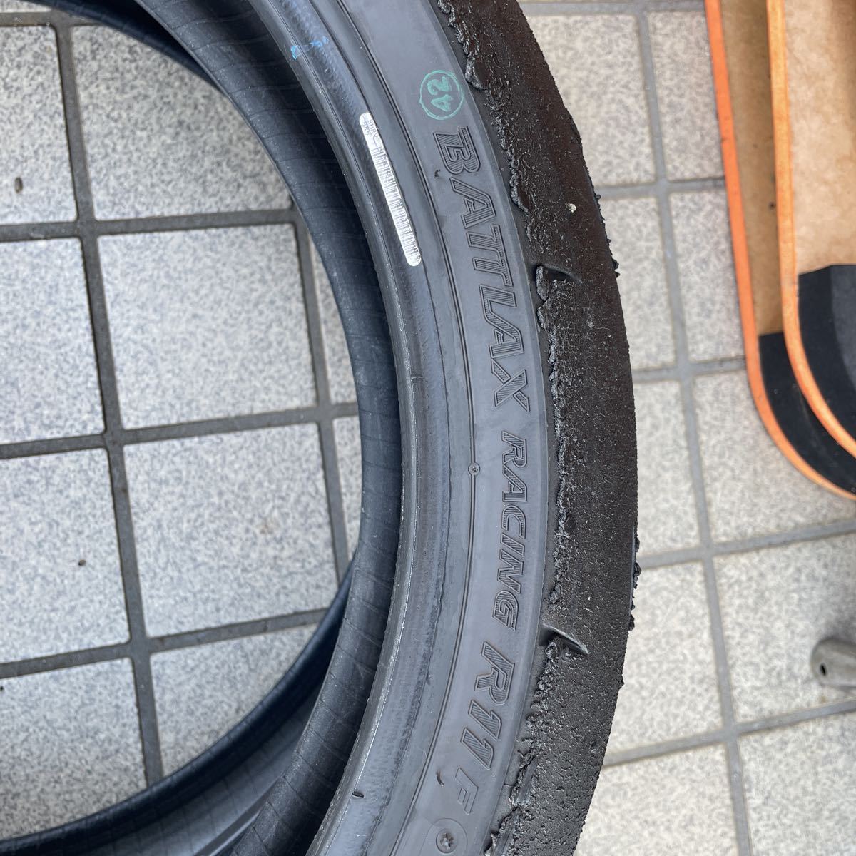 RS11 ブリヂストン 120⁄600R17 バリ山前後セット！120⁄70⁄17 200⁄