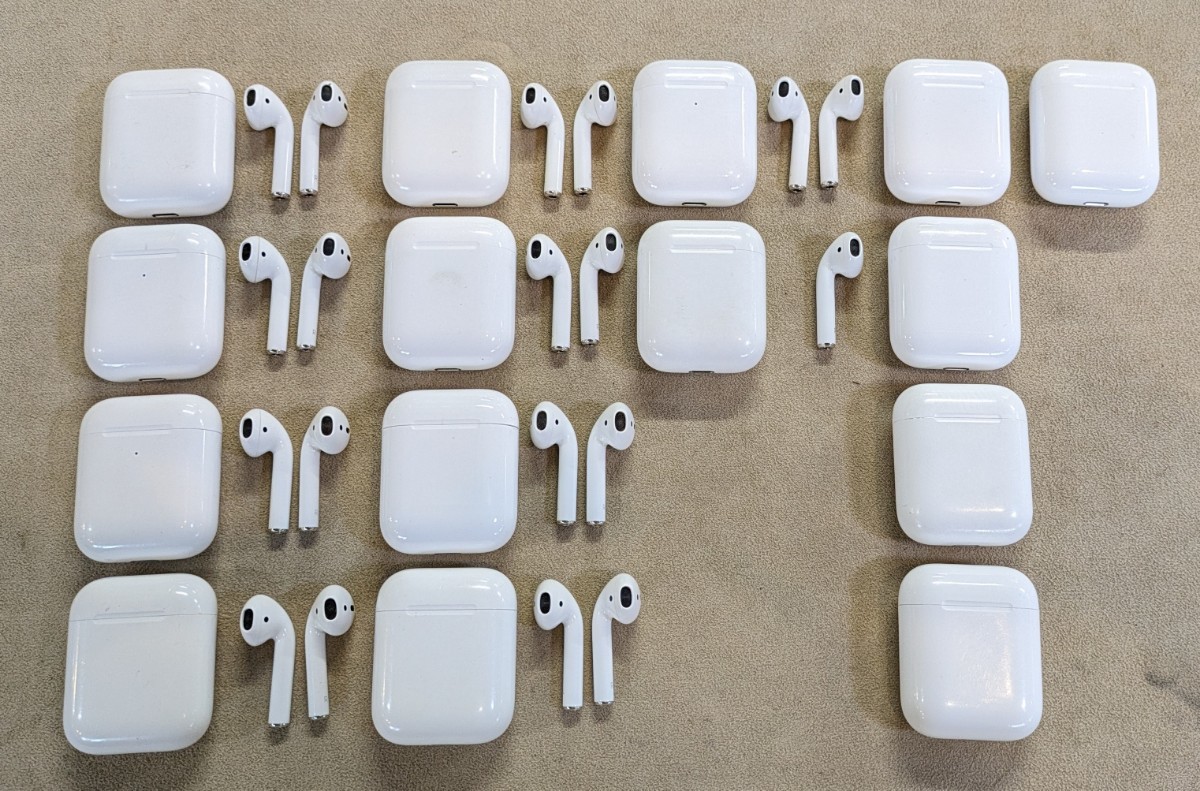 AirPods いろいろまとめ売り 送料無料AirPodsエアポッズまとめてApple大量イヤホン/チャージャー