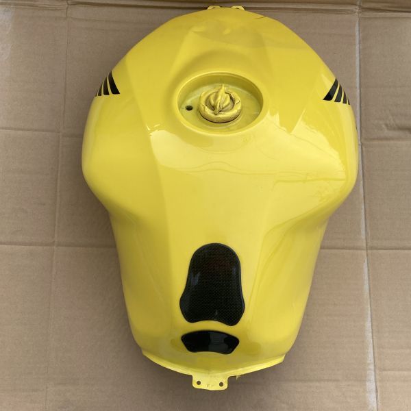 フューエルタンク イエロー VTR1000F ホンダ 純正 SC36 Fire フューエルタンク イエロー VTR1000F ホンダ 純正 SC36 Fire