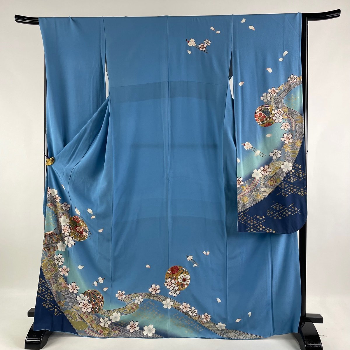 振袖 名品 手鞠 桜 金彩 ぼかし 水色 袷 身丈168cm 裄丈66cm M 正絹