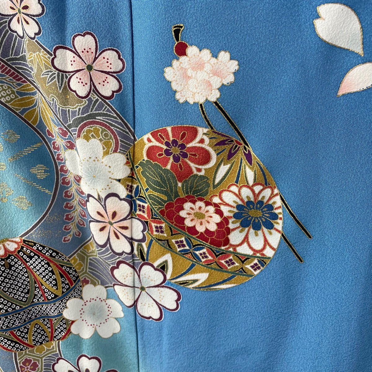 振袖 フルセット袷 桜 手鞠 金糸 染め分け 赤 正絹 名品 振袖 名品 手鞠 桜 金彩 ぼかし 水色 袷 身丈168cm 裄丈66cm M 正絹