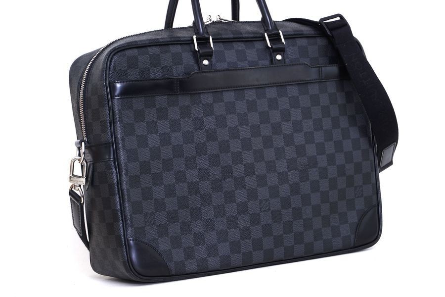 極美品】 ルイヴィトン Louis Vuitton ダミエ グラフィット ポルト 