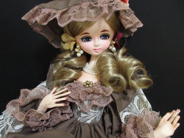XU265 リボン/フランス人形/スキヨ人形/SUKIYO DOLLS/ブラウンドレスの 