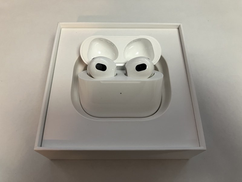MME73J⁄A Apple AirPods 第3世代 [リモコン・マイク対応 ⁄ワイヤレス e