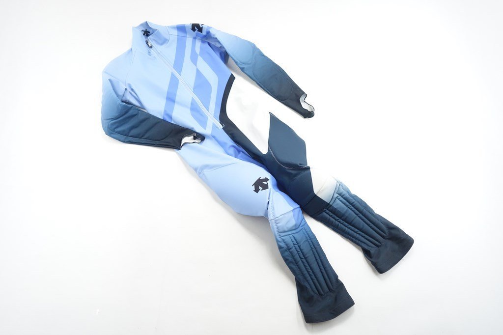 21-22モデル　デサント　GS ワンピース　FIS対応　Lサイズ　中古品 21-22モデル デサント GS ワンピース FIS対応 Lサイズ 中古品