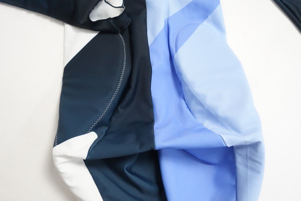 デサント DESCENTE FIS対応 中古品 Lサイズ FIS対応モデル ワンピース
