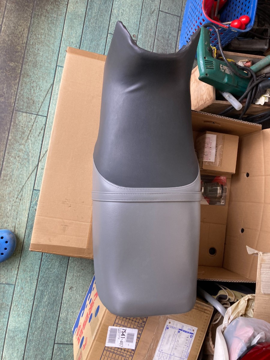 GSX250S カタナ 刀 シート 美品