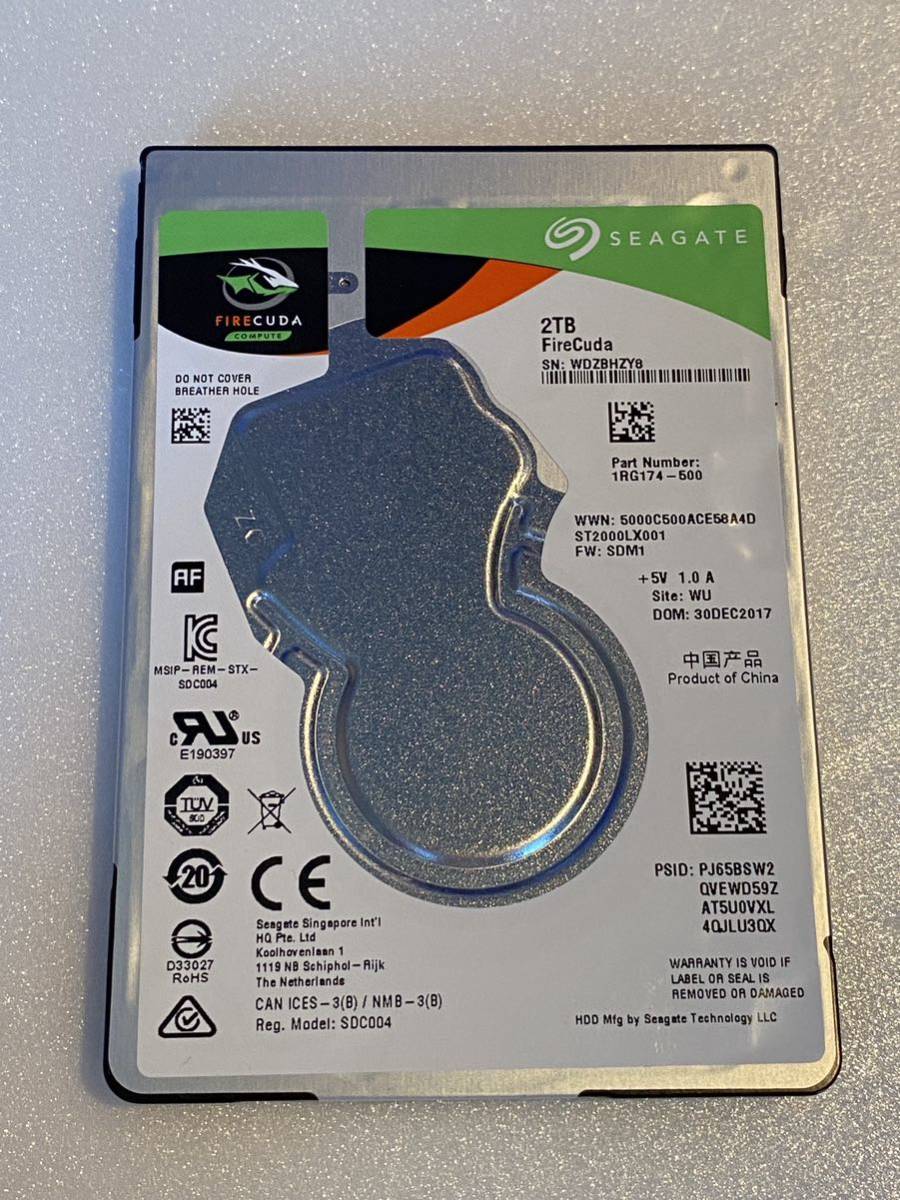 Seagate ST2000LX001 2TB SSHD 使用時間697時間 Seagate 2TB FireCuda