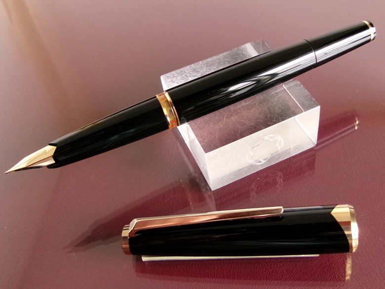 モンブラン NO.121 万年筆 18Kニブ MONTBLANC】 モンブラン 121 万年筆 18K ニブ