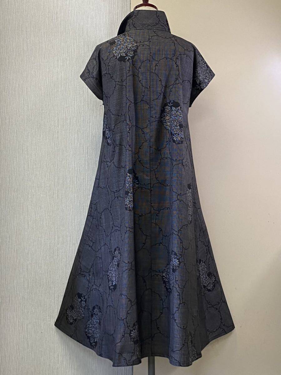着物リメイク☆正絹☆紬☆焦茶色☆雪輪模様☆フレンチスリーブ☆丸衿 