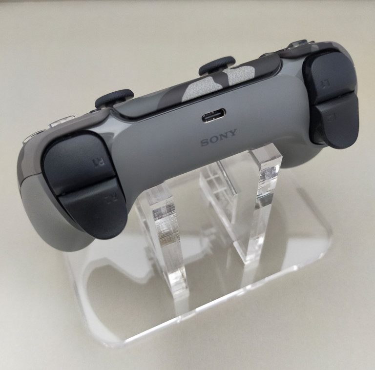 送料無料】PS5 コントローラー デュアルセンス グレーカモフラージュ