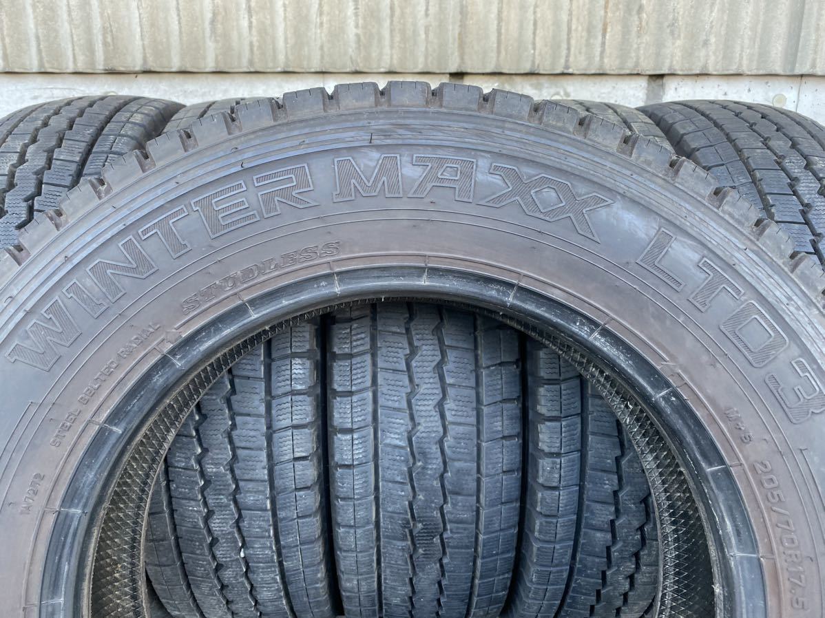 セ2312 ☆決算特価☆深溝スタッドレス☆ DUNLOP WINTER MAXX LT03 205