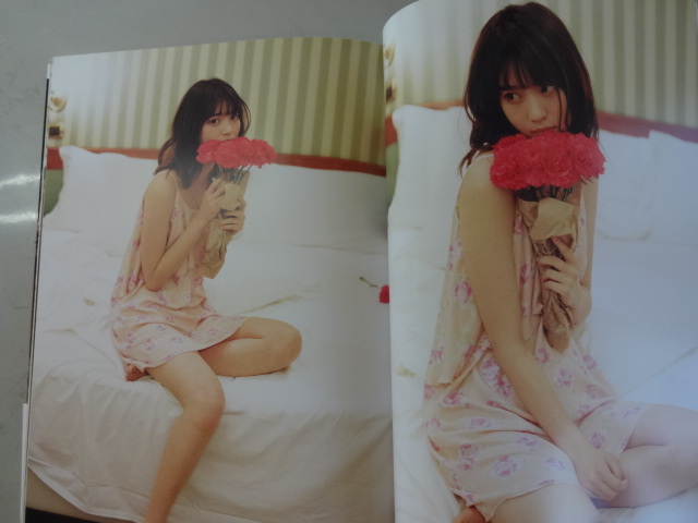 西野七瀬 写真集 風を着替えて 帯、ポストカードアリ 19年9版 西野七瀬 写真集 風を着替えて 帯、ポストカードアリ 19年9版