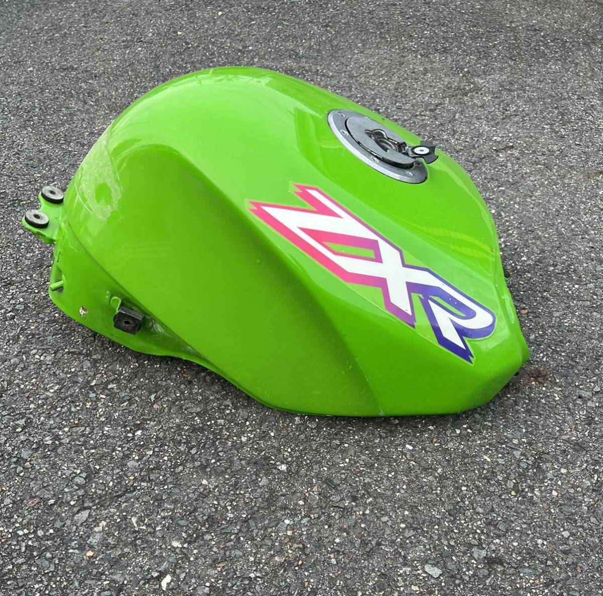 燃料コック・タンクキャップ付き　ZXR400 タンク　純正 ZX400L 凹みなし　純正タンク ガソリンタンク 燃料タンク 