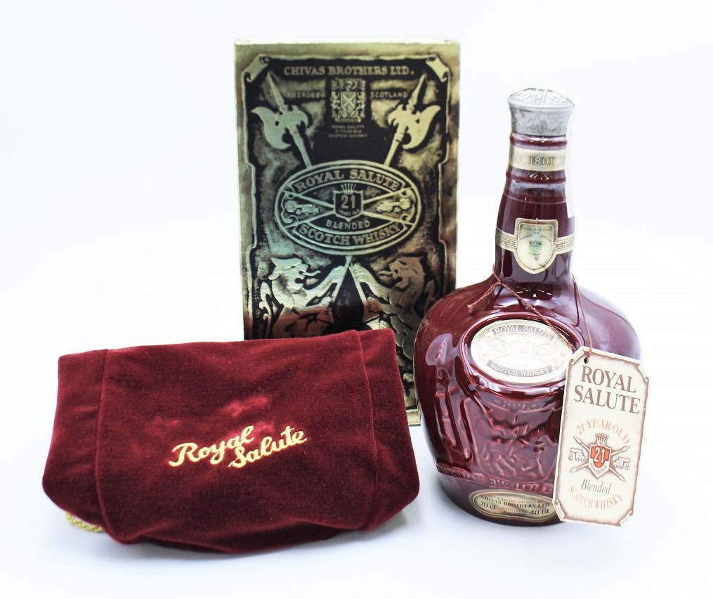 【未開栓】シーバスリーガル ロイヤルサルート 21年 赤陶器ボトル 700ml 行董】未開栓 CHIVAS ROYAL SALUTE 21年 赤陶器 700ml 40% シーバス