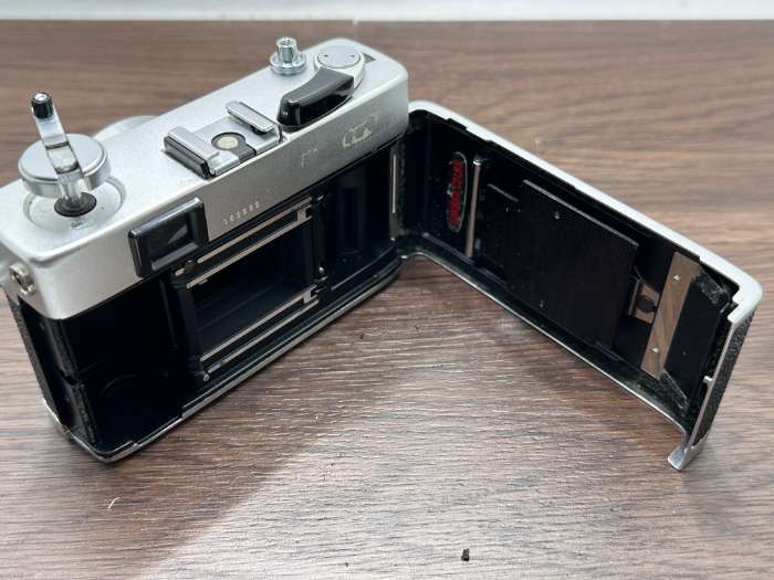 4588M ☆ KONICA コニカ C35 FD HEXANON 38mm f1.8 箱付き ☆(コニカ