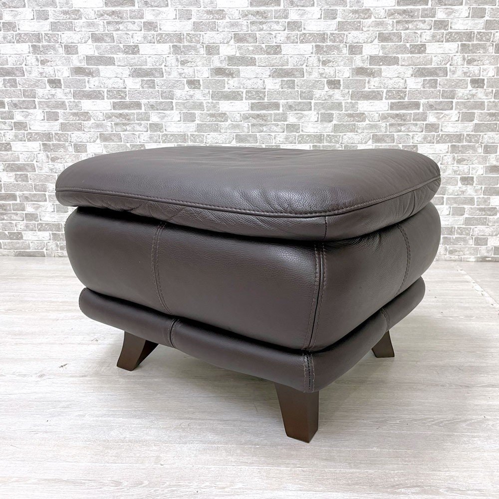 【展示品】IDC大塚家具 本革オットマン 　　モダンデザイン　スツール　チェア ○ IDC大塚家具 OTSUKA 本革 レザー オットマン スツール ダーク