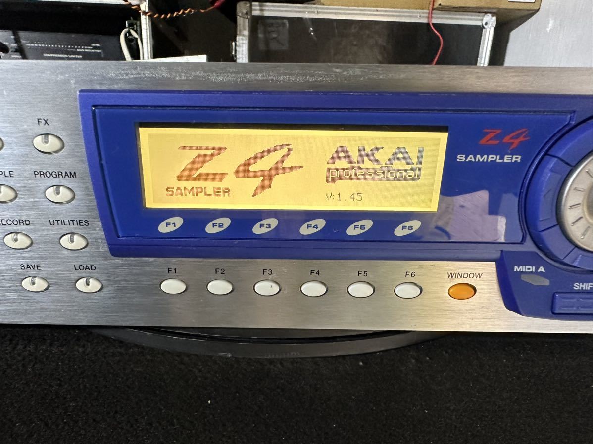 AKAI PROFESSIONAL Z4 アカイ プロフェッショナル サンプラー 説明文