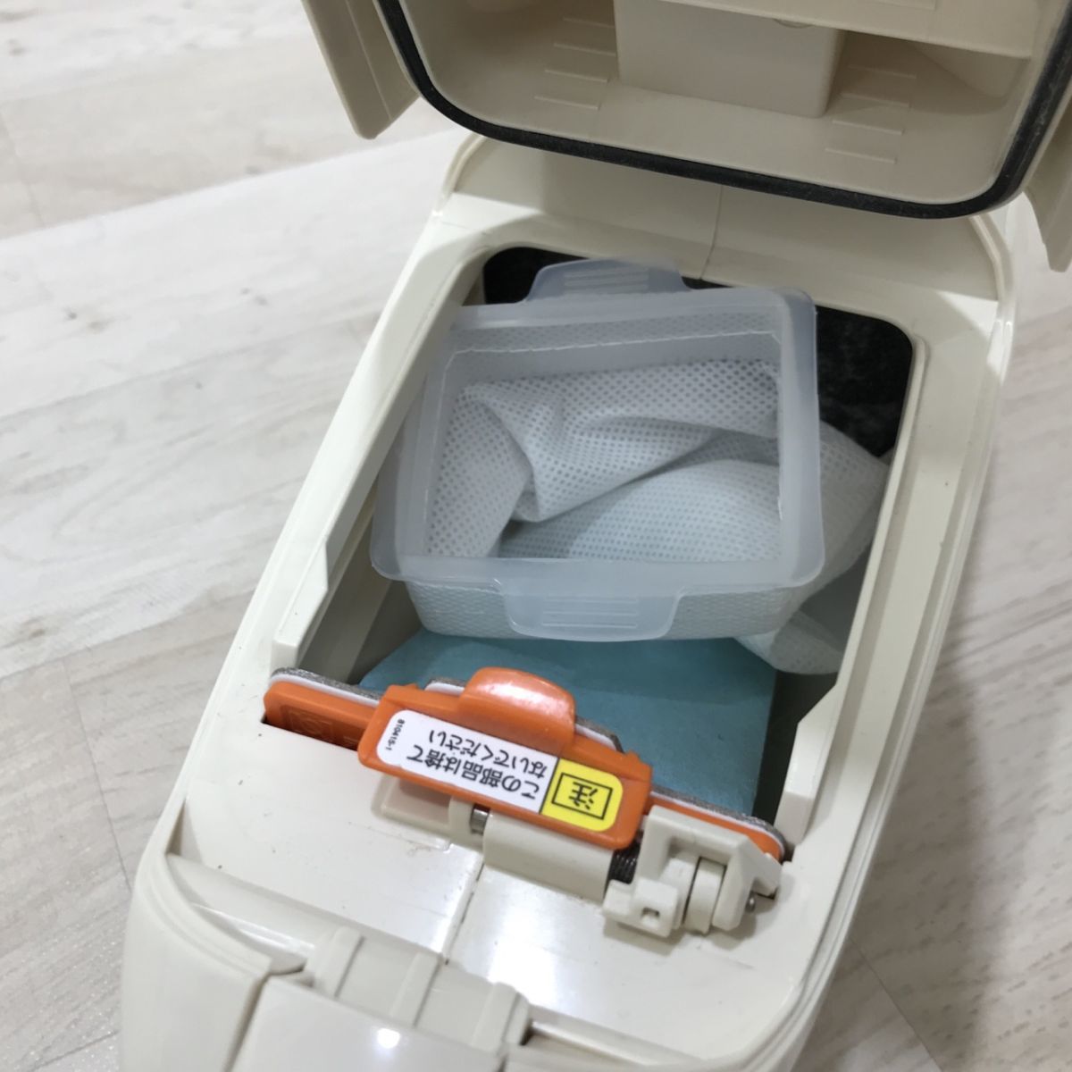 makita マキタ マキタ充電式クリーナー CL113FD ターボ60[N4720 