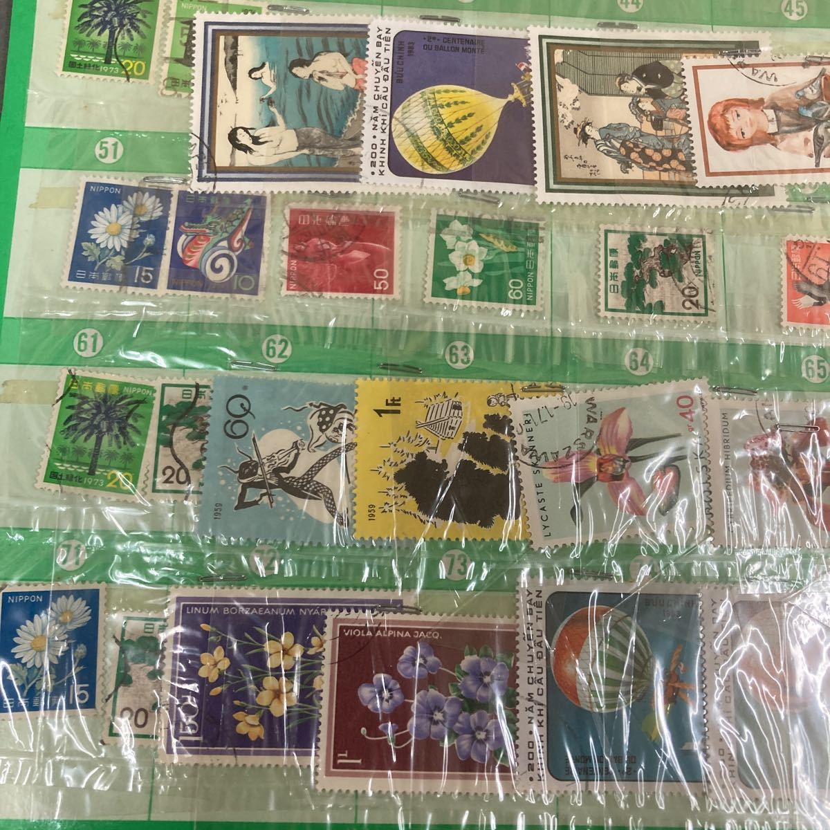 駄菓子屋マルホ ★エリマキトカゲ ★台紙★数字合わせ切手2種類 駄菓子屋マルホ ☆エリマキトカゲ ☆コイン台紙☆数字合わせ切手2種類