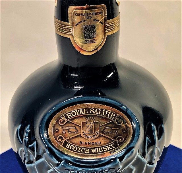 21年 ロイヤルサルート ROYAL SALUTE 700ml ウイスキー 青陶器 古酒