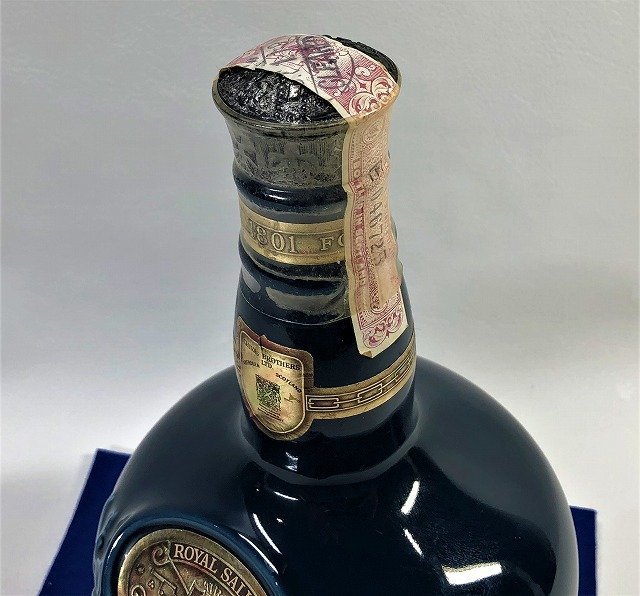 21年 ロイヤルサルート ROYAL SALUTE 700ml ウイスキー 青陶器 古酒