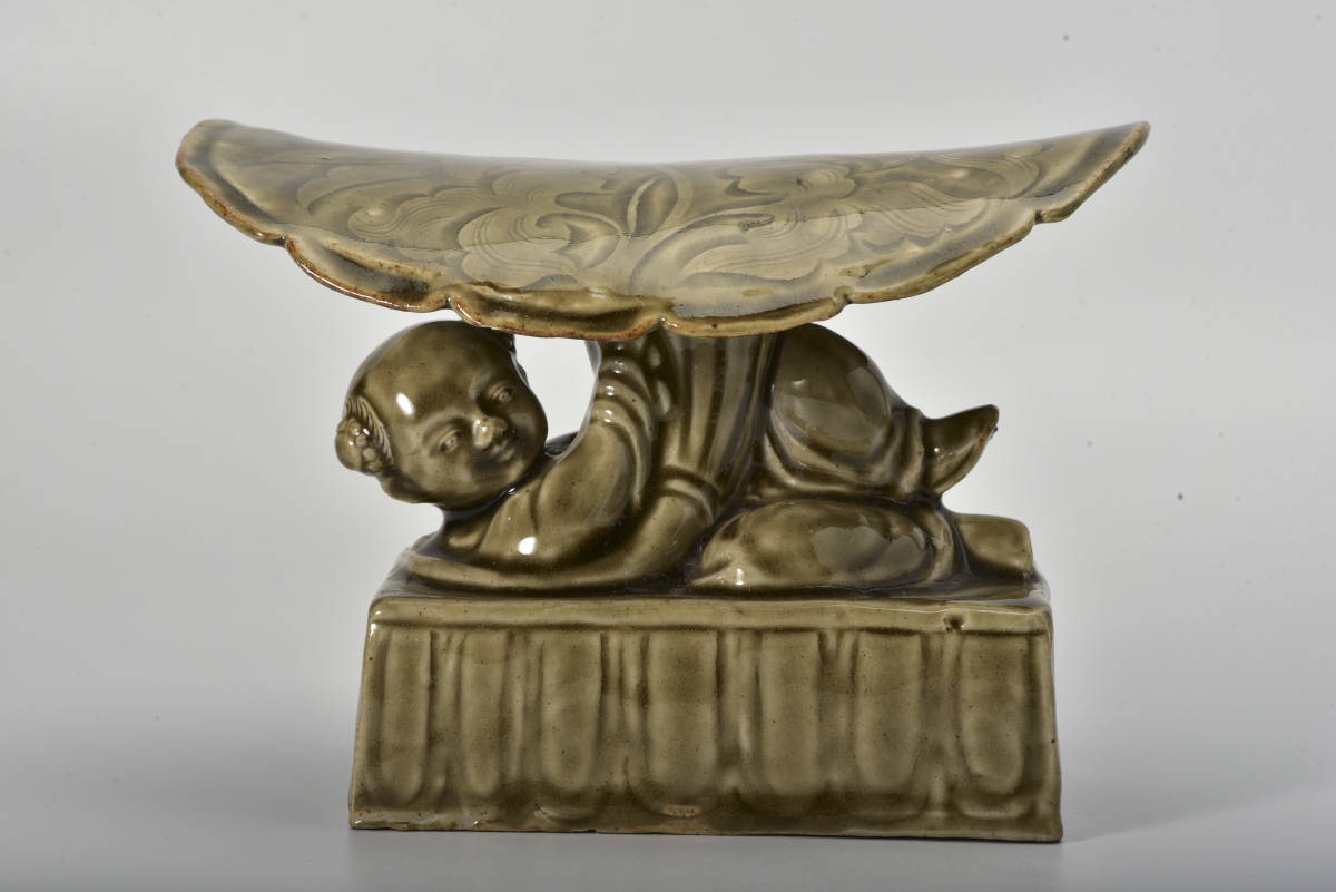 中国美術 青磁 唐子花卉紋 脈枕・置物・唐物・中国古玩