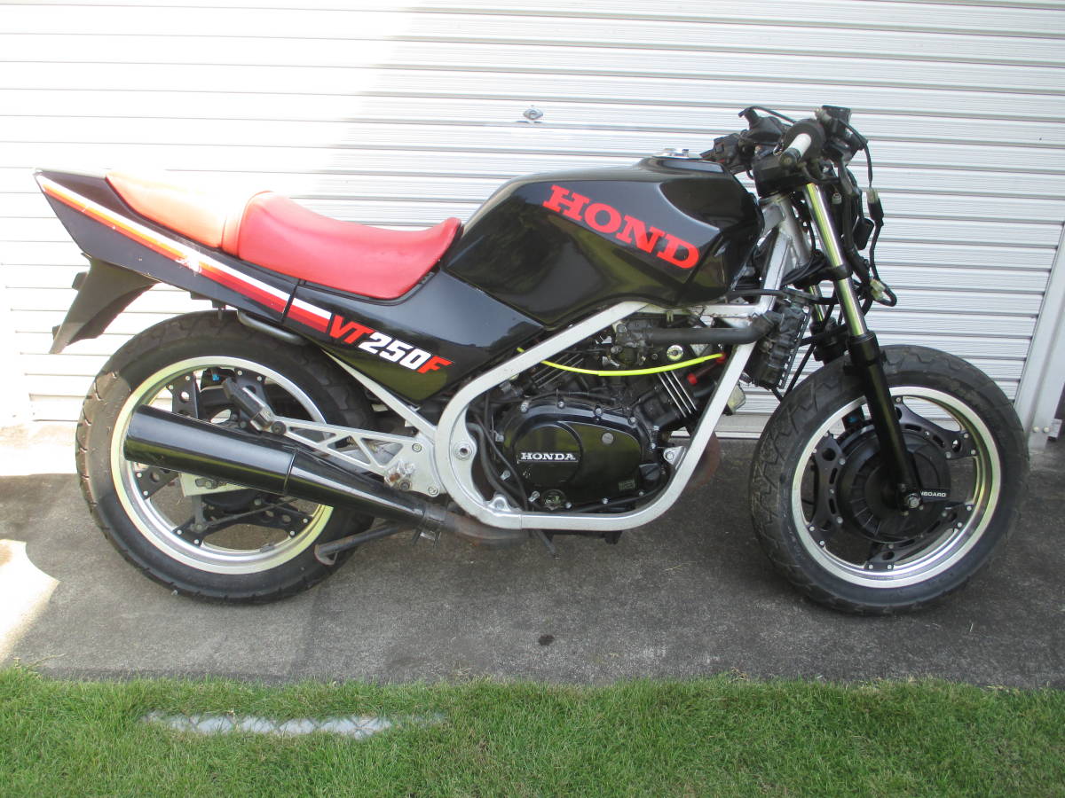 ホンダ VT250F部品取り 取りに来られる方 100円～