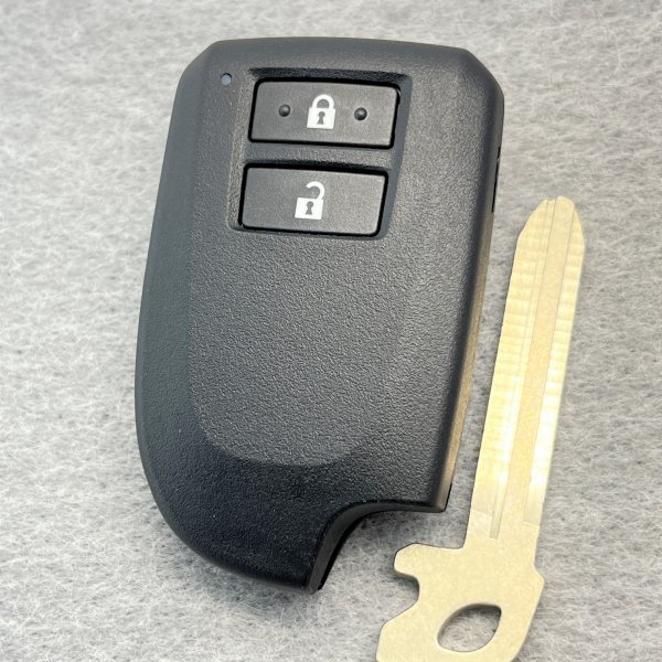 初期化済み 200系ハイエース 2ボタン　トヨタ純正スマートキー 新品電池ブランクキー付き　007-AB0065《別料金キーカット可》c