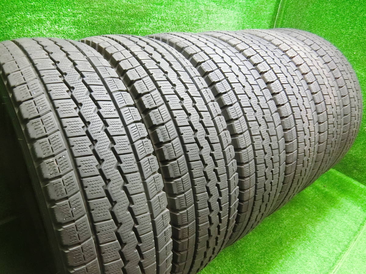 送料無料】☆ バリ 8.5分山 19年製 ☆ スタッドレス ☆ 205/70R17.5 