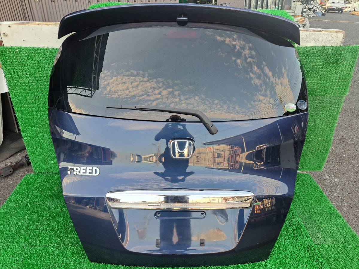 710　ホンダ フリード GB3 GB4 純正 リアゲート バックドア リヤゲート ハッチバック トランクゲート B557P　★個人様宅配送可能★