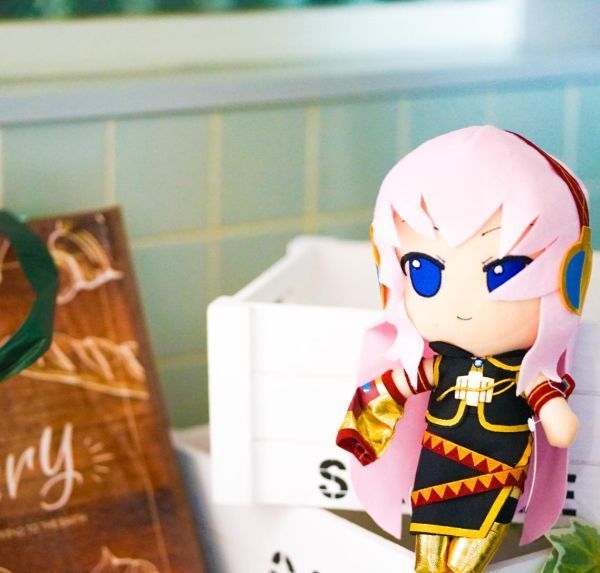 ぬいぐるみ　巡音 巡音ルカ 初音ミク クッション 抱き枕 ボカロ 　ボーカロイド　人形　３０ｃｍ　リボン袋付【現物撮影】 巡音ルカ ふわぷち ぬいぐるみ 鏡音 初音ミクCたこルカ初音ミクシリーズ グッズ]初音ミクシリーズ