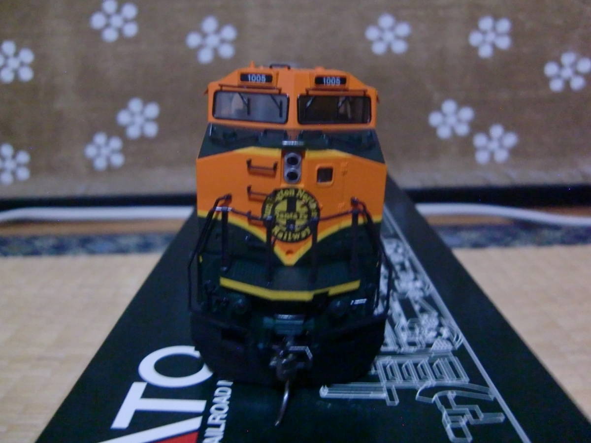KATO HO 37-1902 GE C44-9W