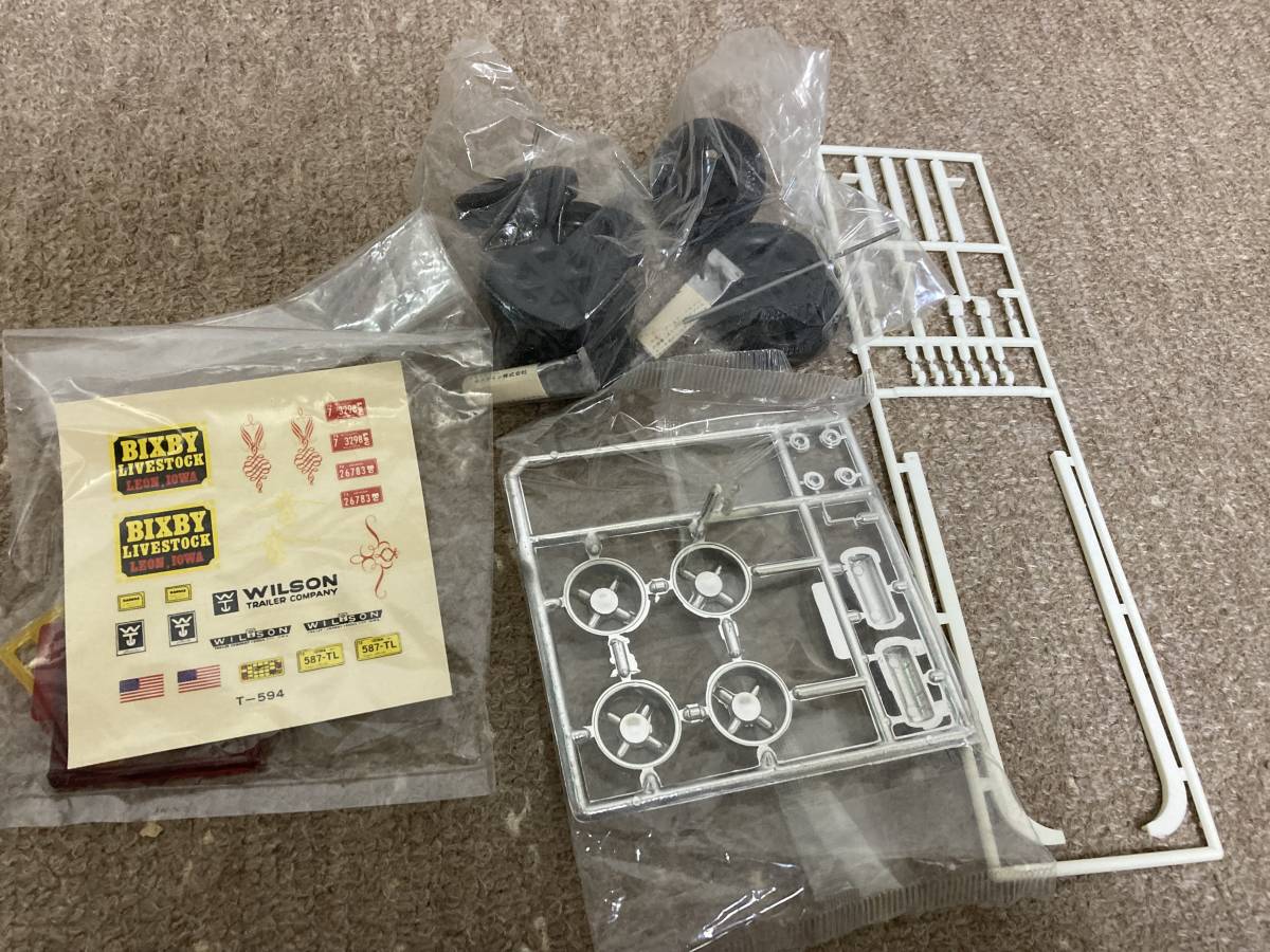 リブストックバンプラモデル