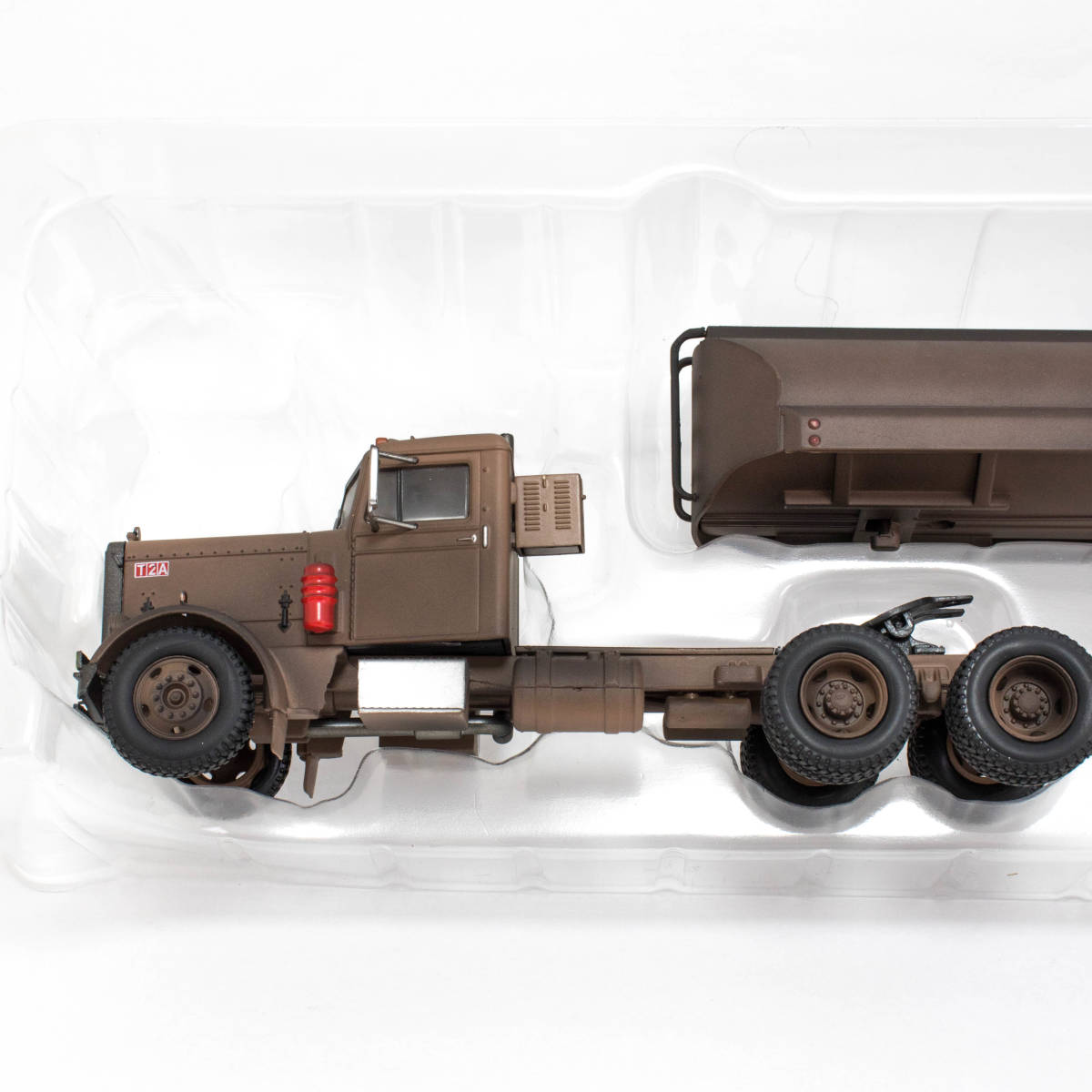 1/43 ALTAYA/IXO ピータービルト 281 映画「激突！」劇中車